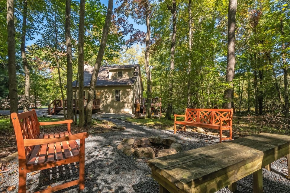 Property building, Natural landscape, Seating area, Garden view