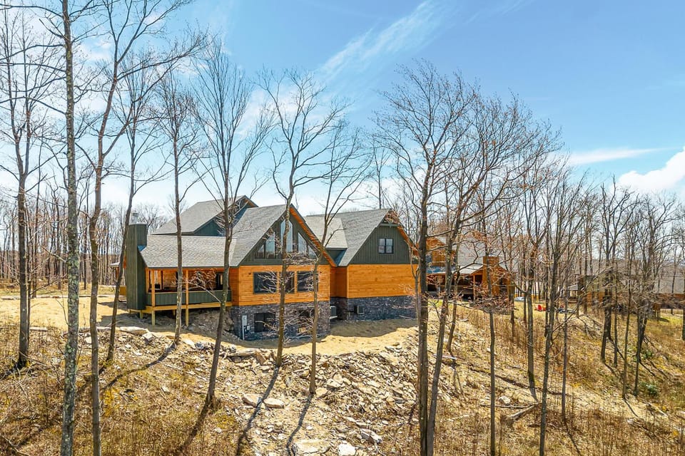 Property building, Natural landscape, Garden view, Mountain view