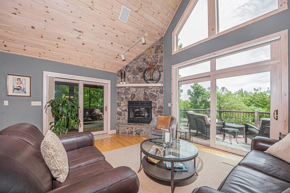 View (from property/room), Balcony/Terrace, Living room, Seating area, Garden view, fireplace, furniture