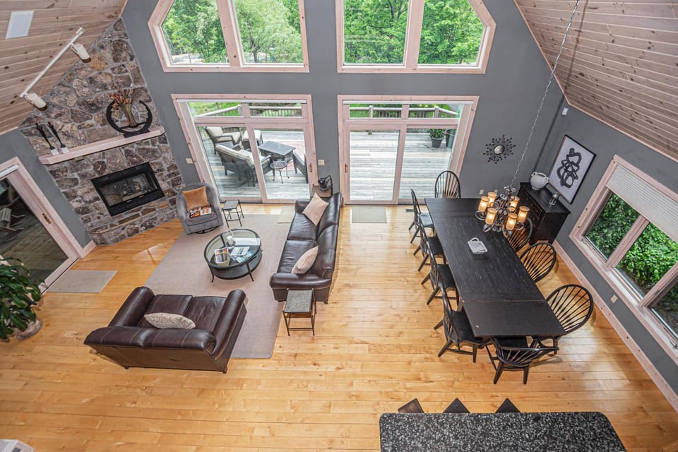 Patio, Garden, View (from property/room), Balcony/Terrace, Living room, Seating area, Dining area, Garden view, fireplace, furniture