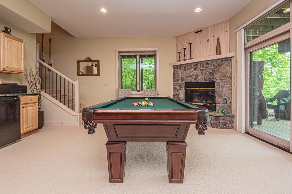 Billiard, Balcony/Terrace, Seating area, Garden view, fireplace, furniture