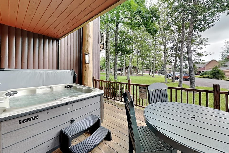 Retreat on Main Street House in McHenry