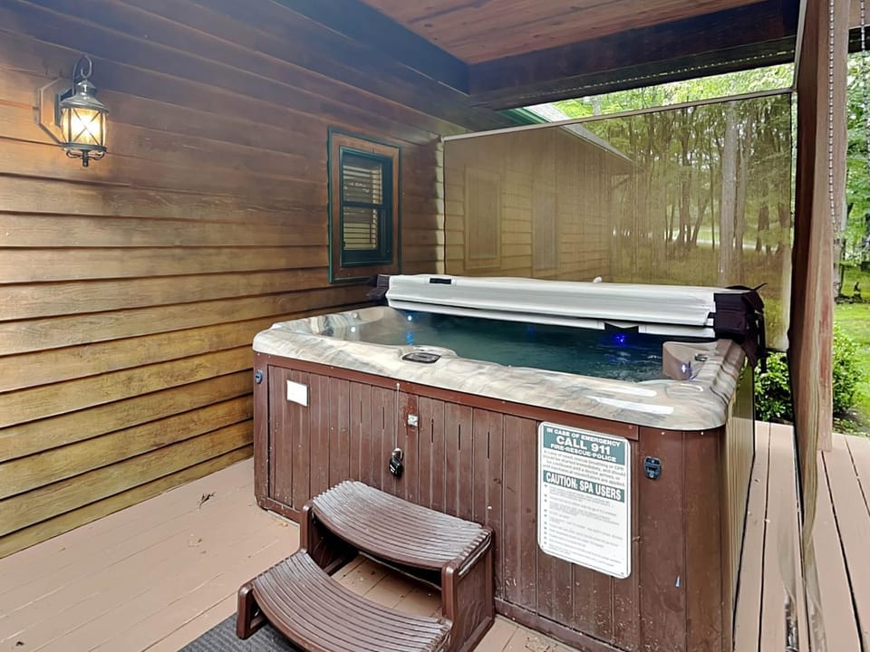Rock Wisperer House in Deep Creek Lake