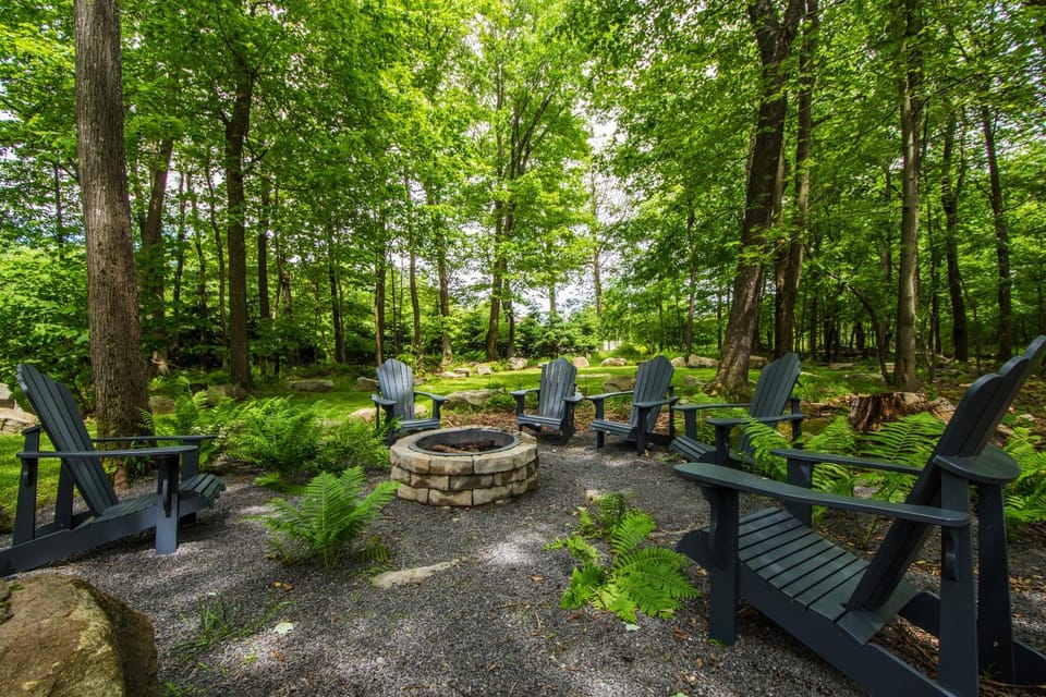 Patio, Natural landscape, BBQ facilities, Garden, Seating area, Garden view