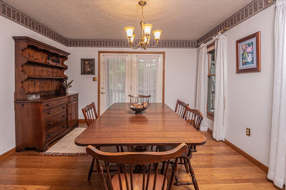 Seating area, Dining area, furniture