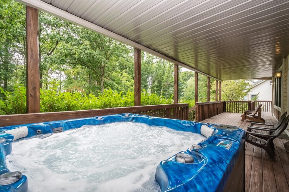 Hot Tub, Balcony/Terrace, Garden view