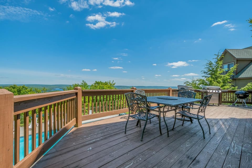 Patio, BBQ facilities, View (from property/room), Lake view