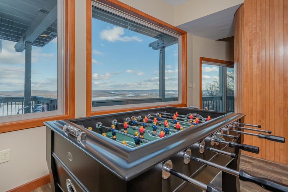 Game Room, View (from property/room), Lake view, Mountain view