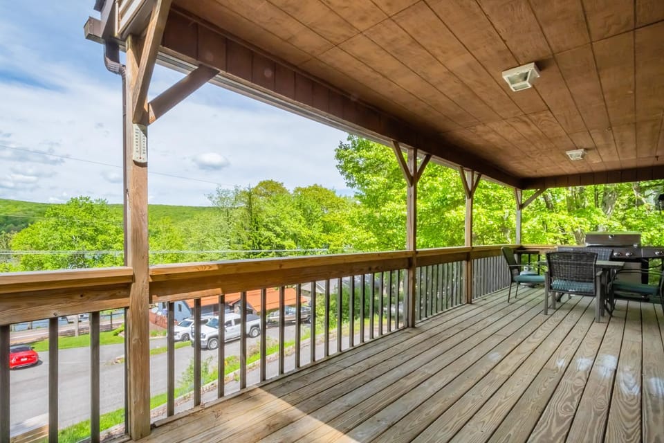 Patio, Natural landscape, Balcony/Terrace, Garden view