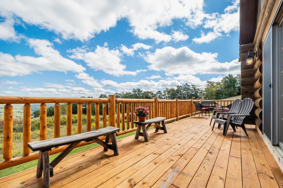 Natural landscape, Balcony/Terrace, Seating area, Garden view