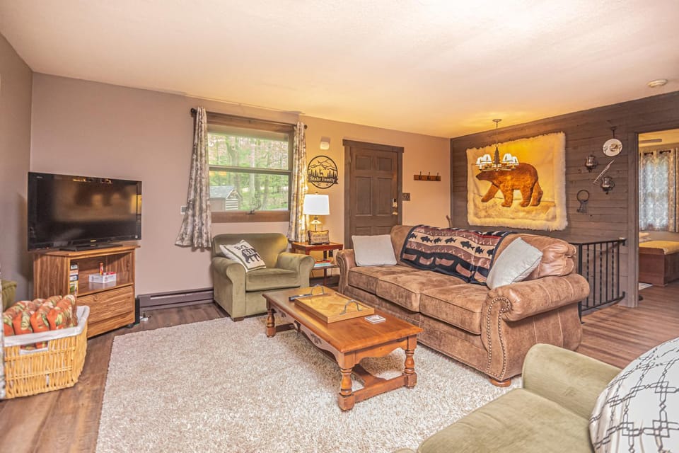 TV and multimedia, Living room, Seating area, furniture, heating