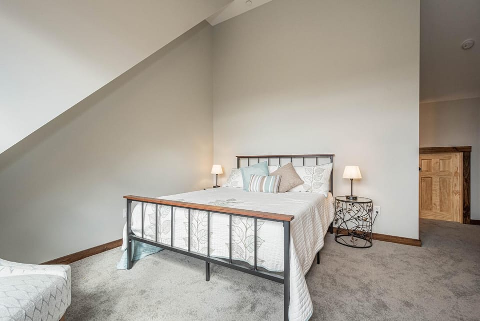 Bed, Bedroom