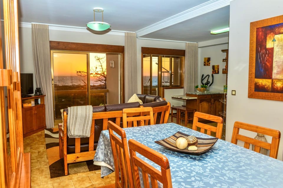 TV and multimedia, Living room, Seating area, Dining area, Sea view, Sea view, Sunset