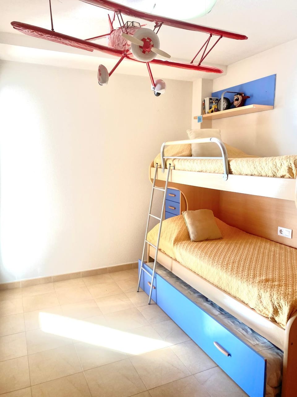 Bed, Photo of the whole room, Bedroom, bunk bed