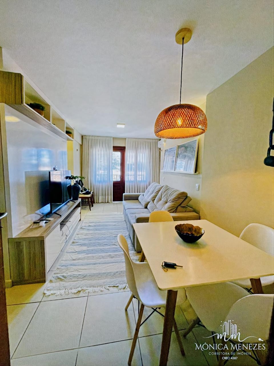 Bed, TV and multimedia, Living room, Seating area, Dining area, Bedroom, air conditioner