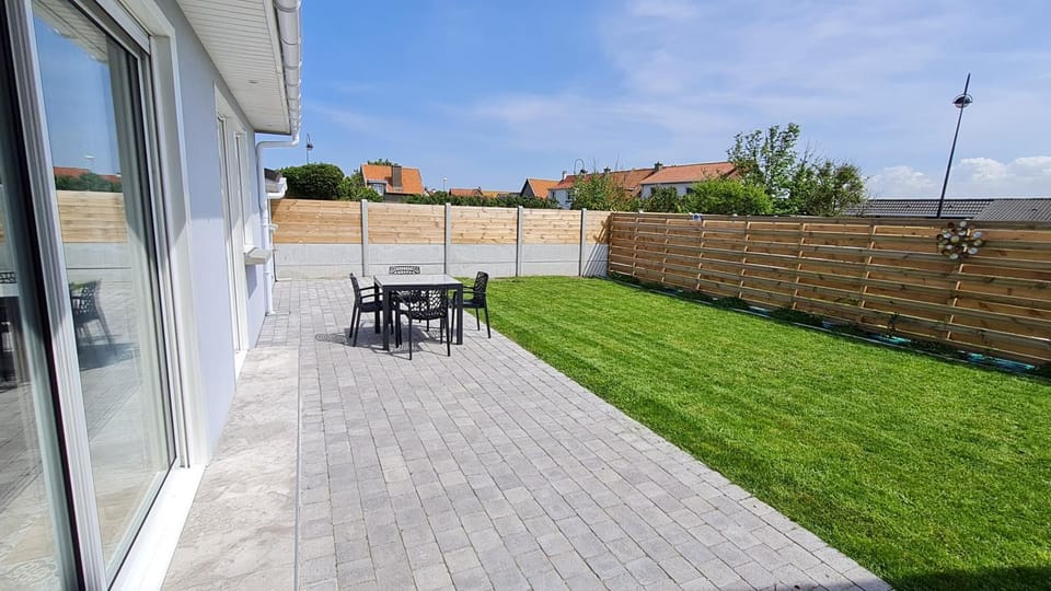 Garden, Garden view