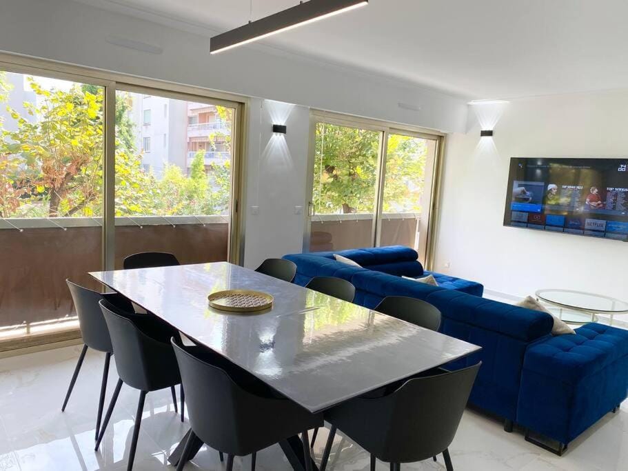 Exceptionnel T4 Hyper centre Juan Les Pins 90M2 Apartment in Antibes