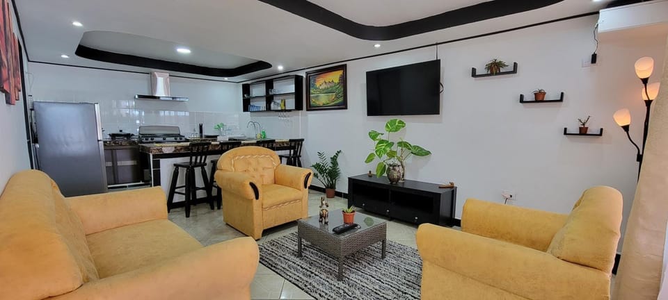 Panda House House in Quepos
