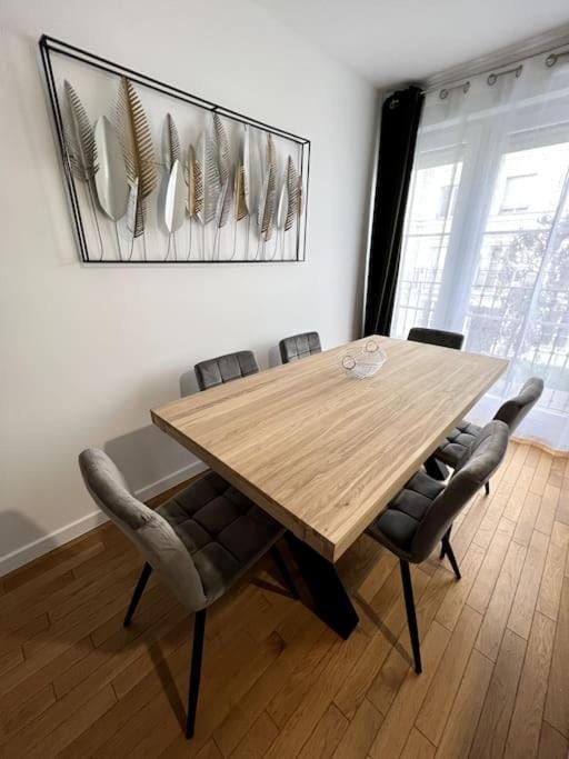 New Ney - Disney-Ideal Family/Friends Apartment in Île-de-France