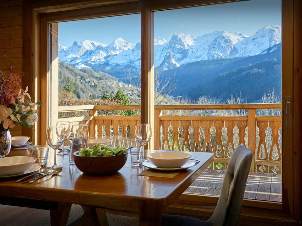Day, Natural landscape, View (from property/room), Dining area, Mountain view