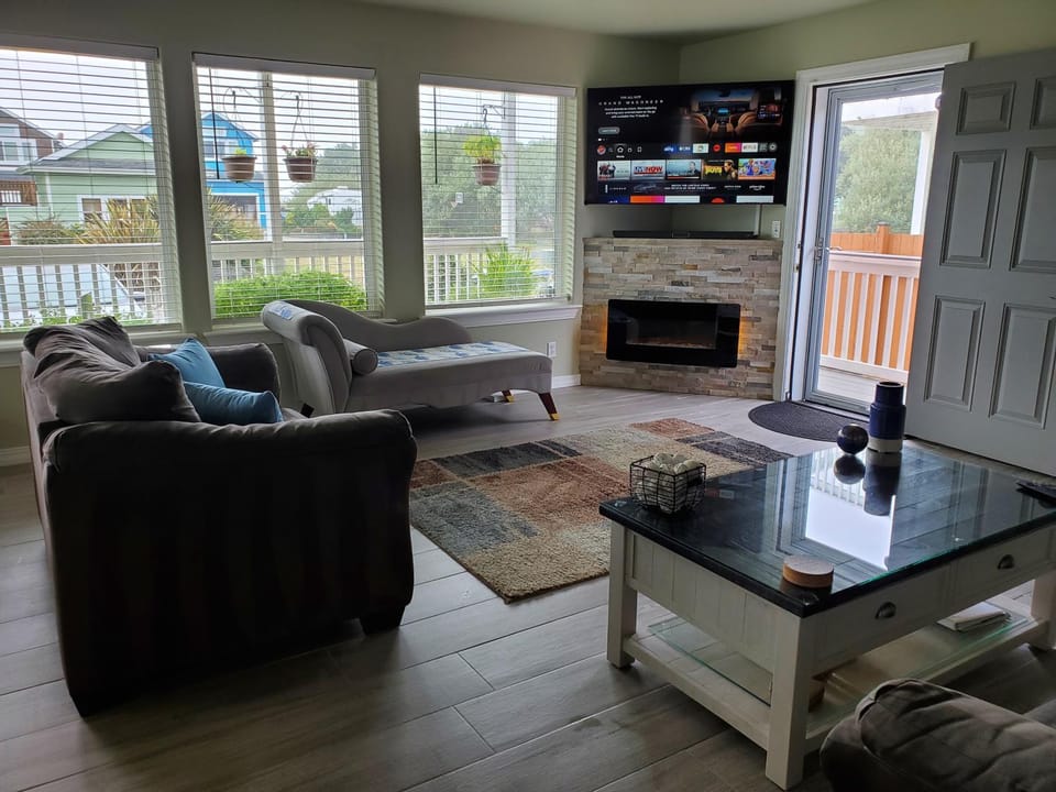 TV and multimedia, Living room, flat iron