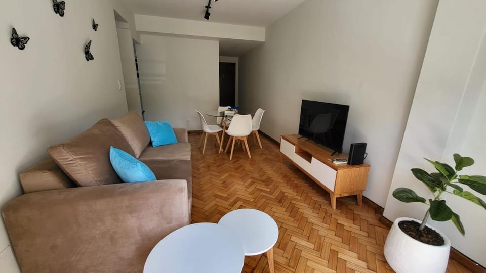 Communal lounge/ TV room, Living room, Seating area