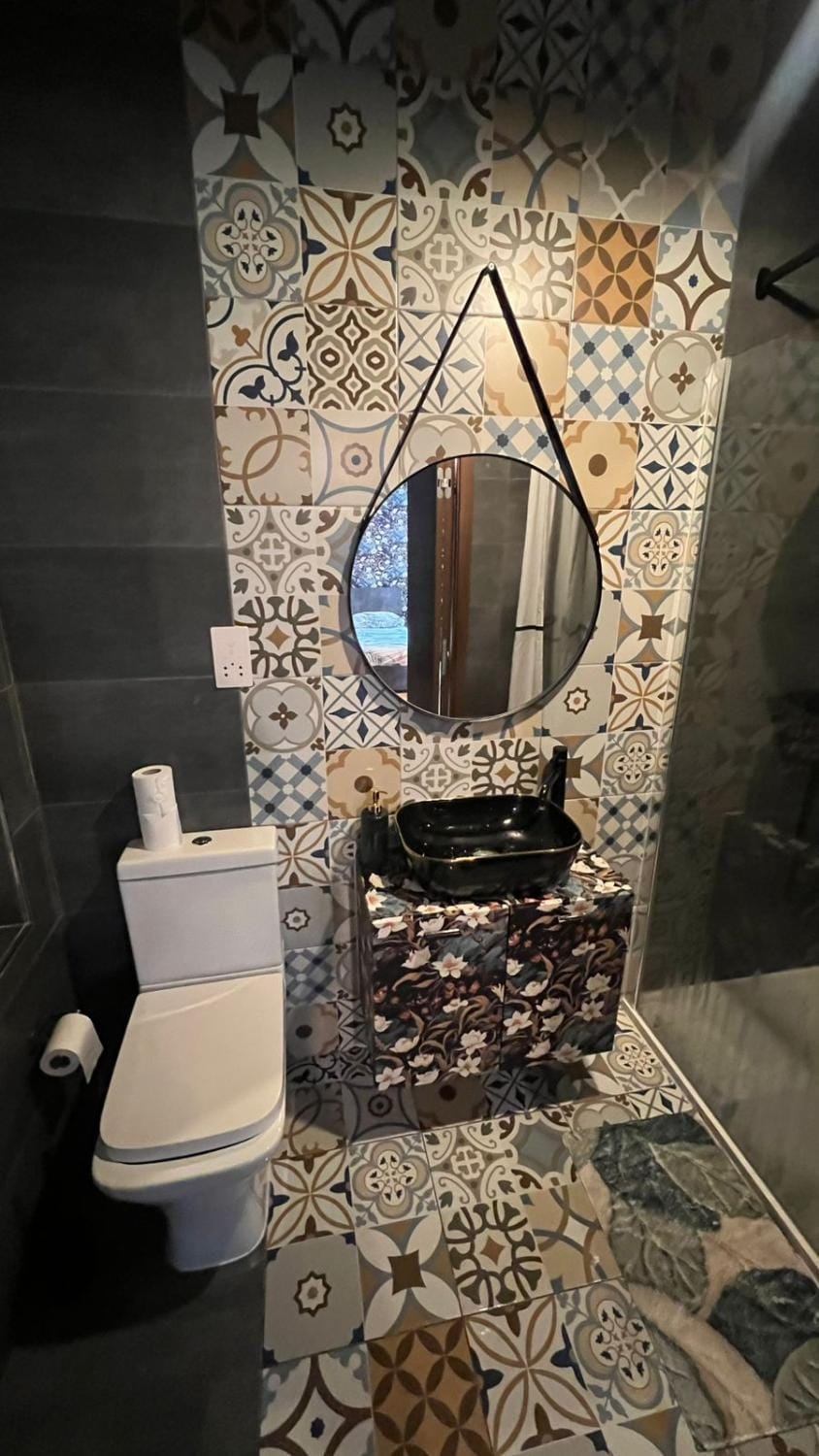 Airport Accommodation Bedroom with your own private Bathroom Self Check In and Self Check Out Air-condition Included Vacation rental in Malta