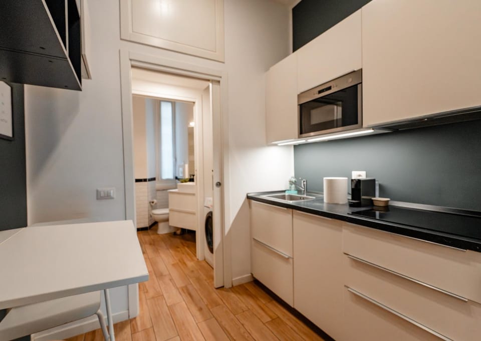 Coffee/tea facilities, Kitchen or kitchenette, internet, stove