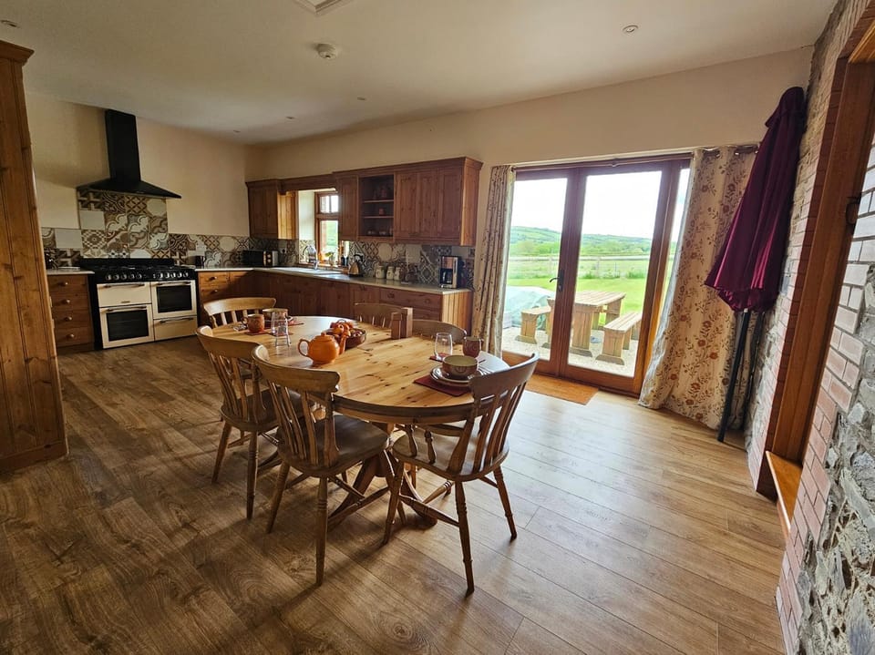 View (from property/room), View (from property/room), Dining area, kitchen