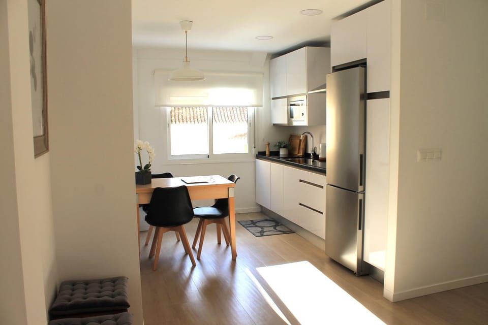 Dining area, pet friendly