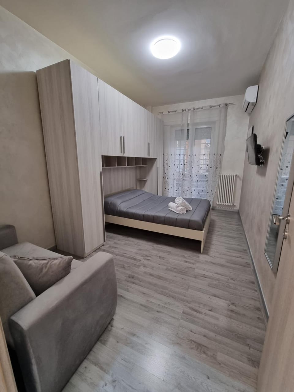 Bed, Photo of the whole room, Bedroom, wardrobe
