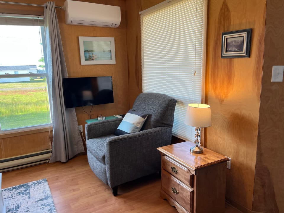 Little Haven Cottage an ocean view 2 bedroom cottage in Savage Harbour House in Prince Edward Island