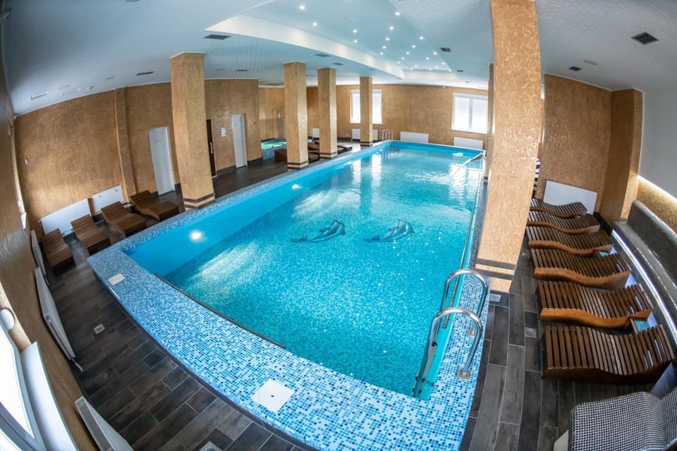 Swimming pool, Swimming pool