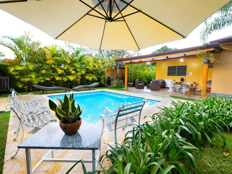 Pool view, Swimming pool, sunbed