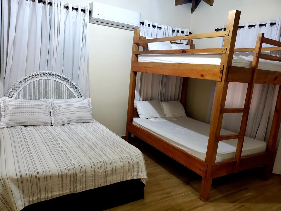 Bed, Bedroom, bunk bed