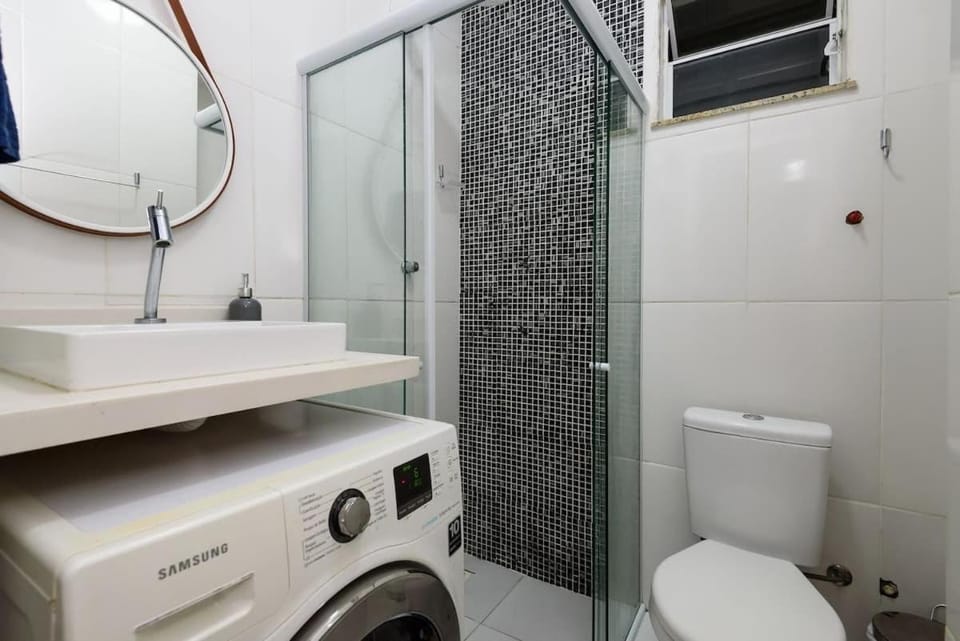Quarto e sala perto da praia de Copacabana e metrô Apartment in Rio de Janeiro