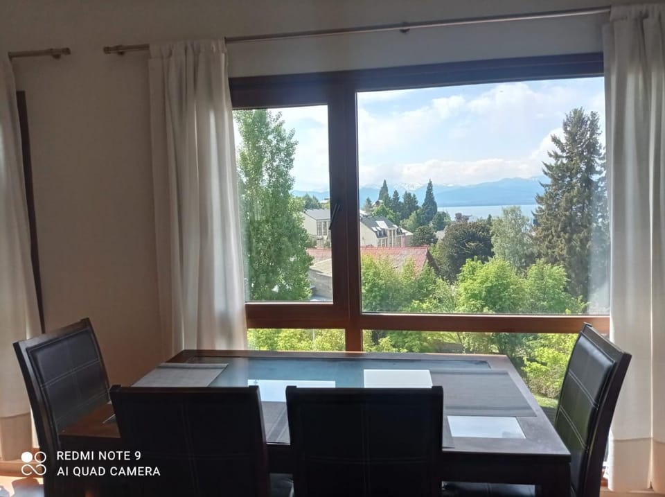 View (from property/room), Dining area, Mountain view