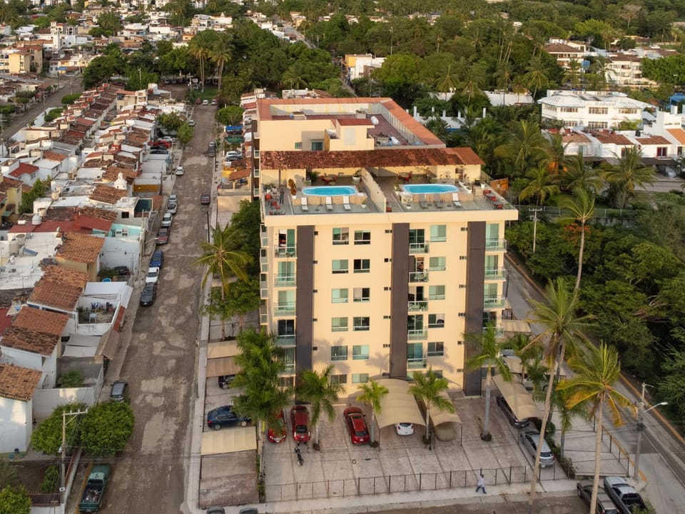 Property building, Neighbourhood, Bird's eye view, City view, Street view, Swimming pool, Parking