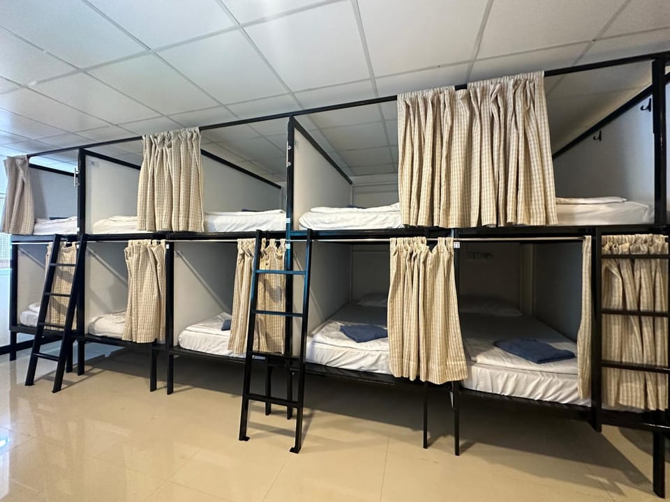 Bed, Bedroom, bunk bed