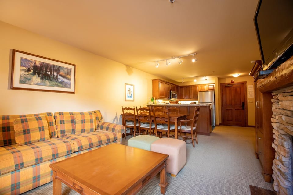 3309A - One Bedroom Standard Powderhorn Lodge Apartment in Burnt Flat