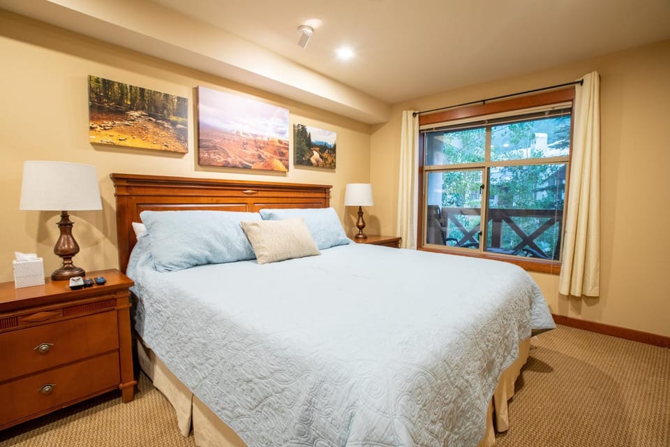 3305 - Two Bedroom Deluxe Powderhorn Lodge Apartment in Burnt Flat