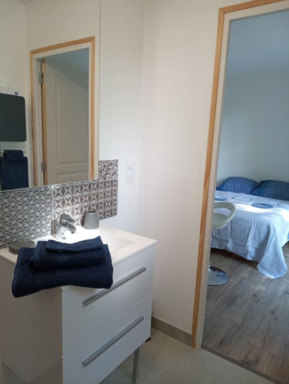 Chambre au calme entourée par la nature. Vacation rental in Occitanie
