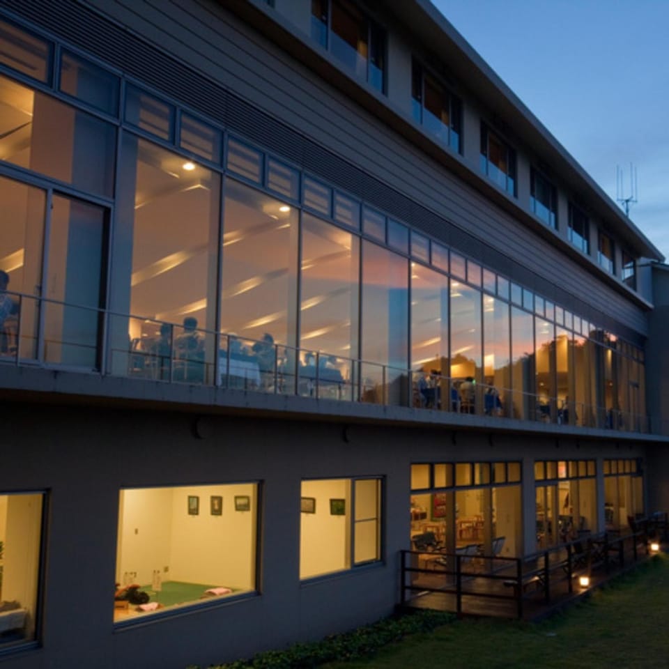Property building, Restaurant/places to eat, Night