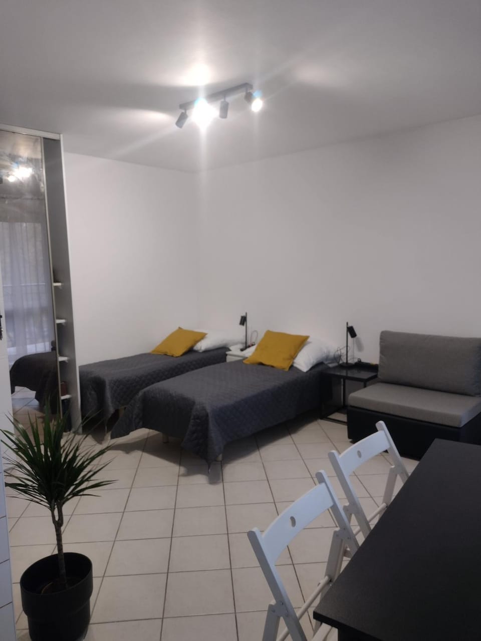 Bed, Photo of the whole room