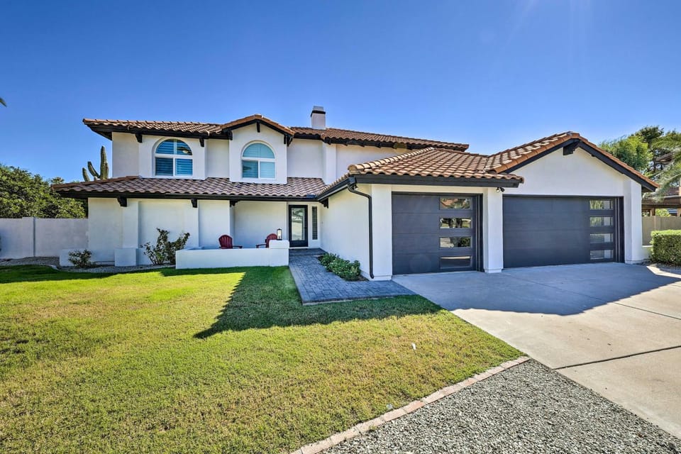 Putting Green, Game Room, Pool! Scottsdale Oasis House in Scottsdale