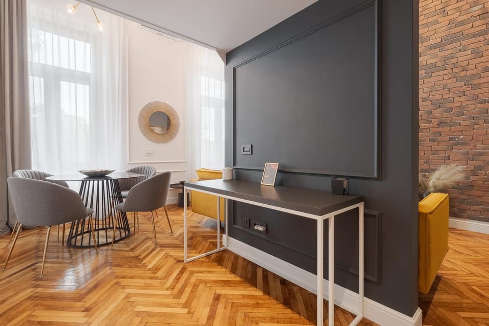 Living room, Seating area, Dining area