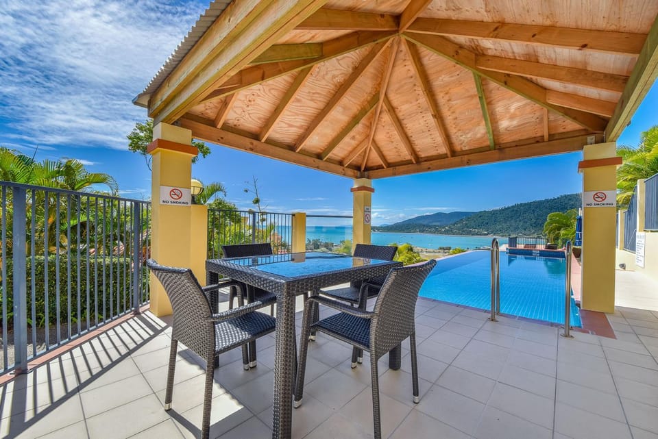 Day, Natural landscape, View (from property/room), Pool view, Swimming pool