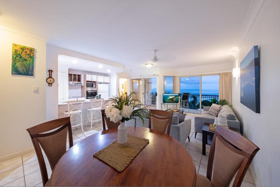 Point Break On Airlie Apartment in Airlie Beach