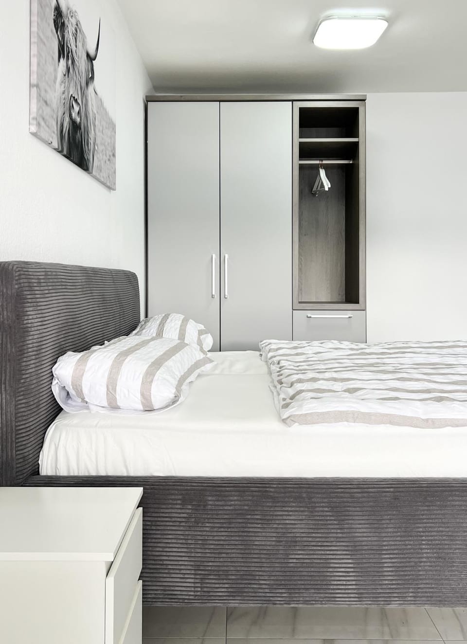 Bed, Photo of the whole room, Bedroom, wardrobe