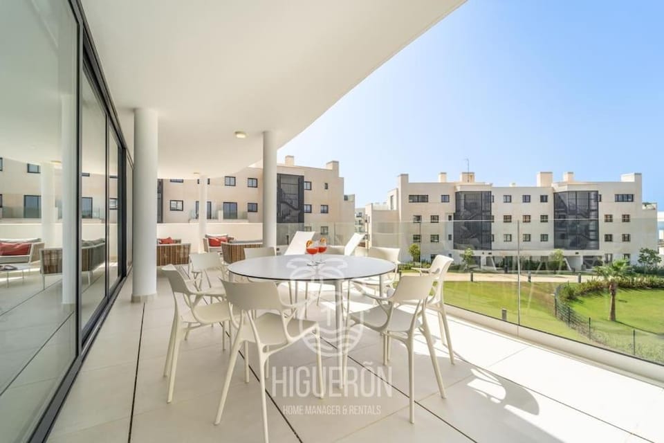 HigueronRentals Malibu Apartment in Costa del Sol